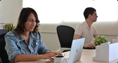 L'équipe Ma Réputation En Ligne au travail